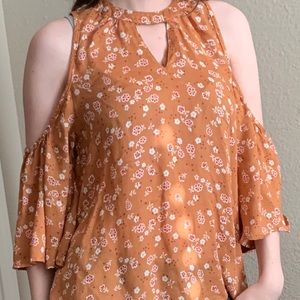 shoulder cut out top